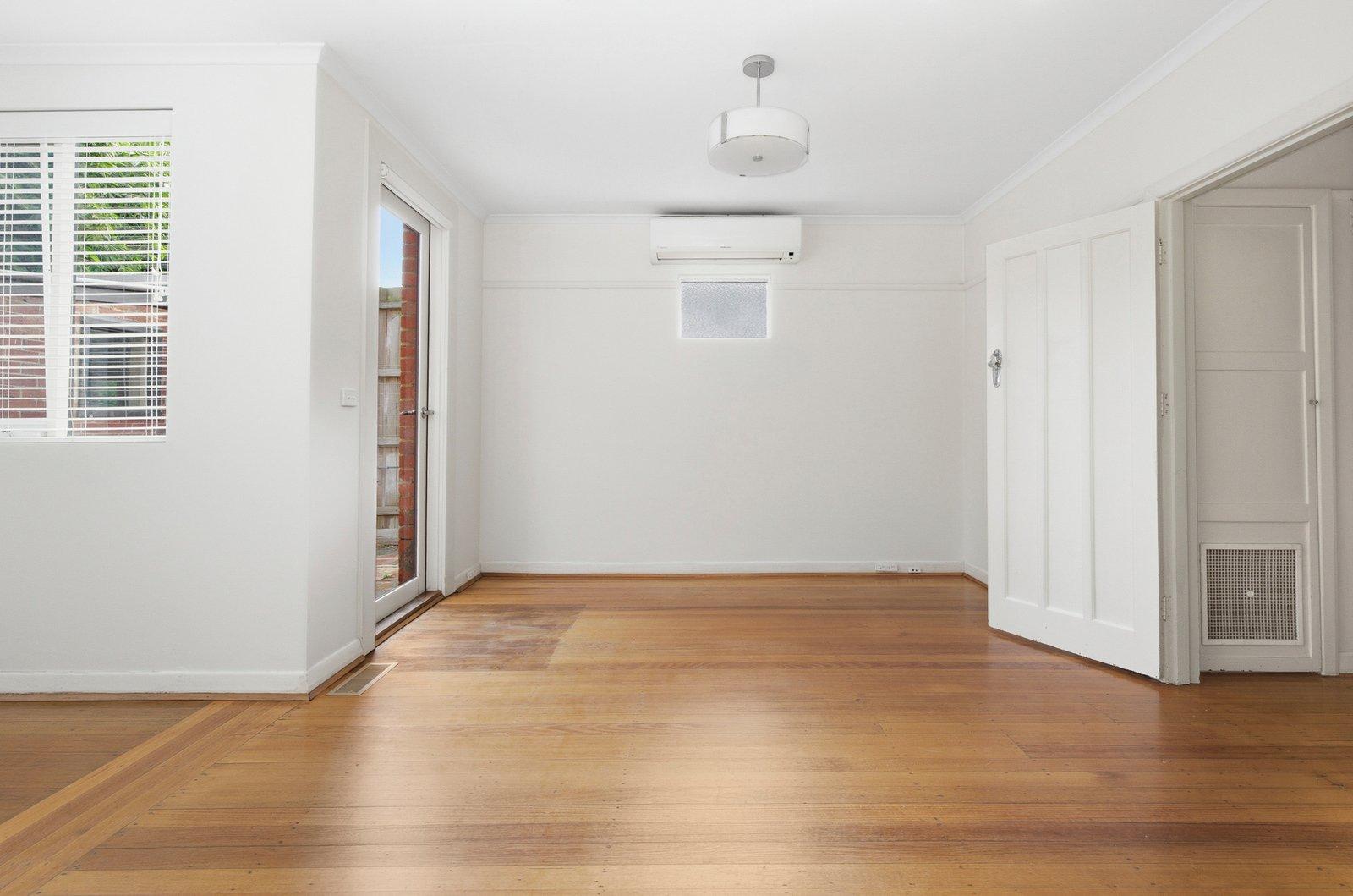 1/385 Barkly Street, Elwood, 3184