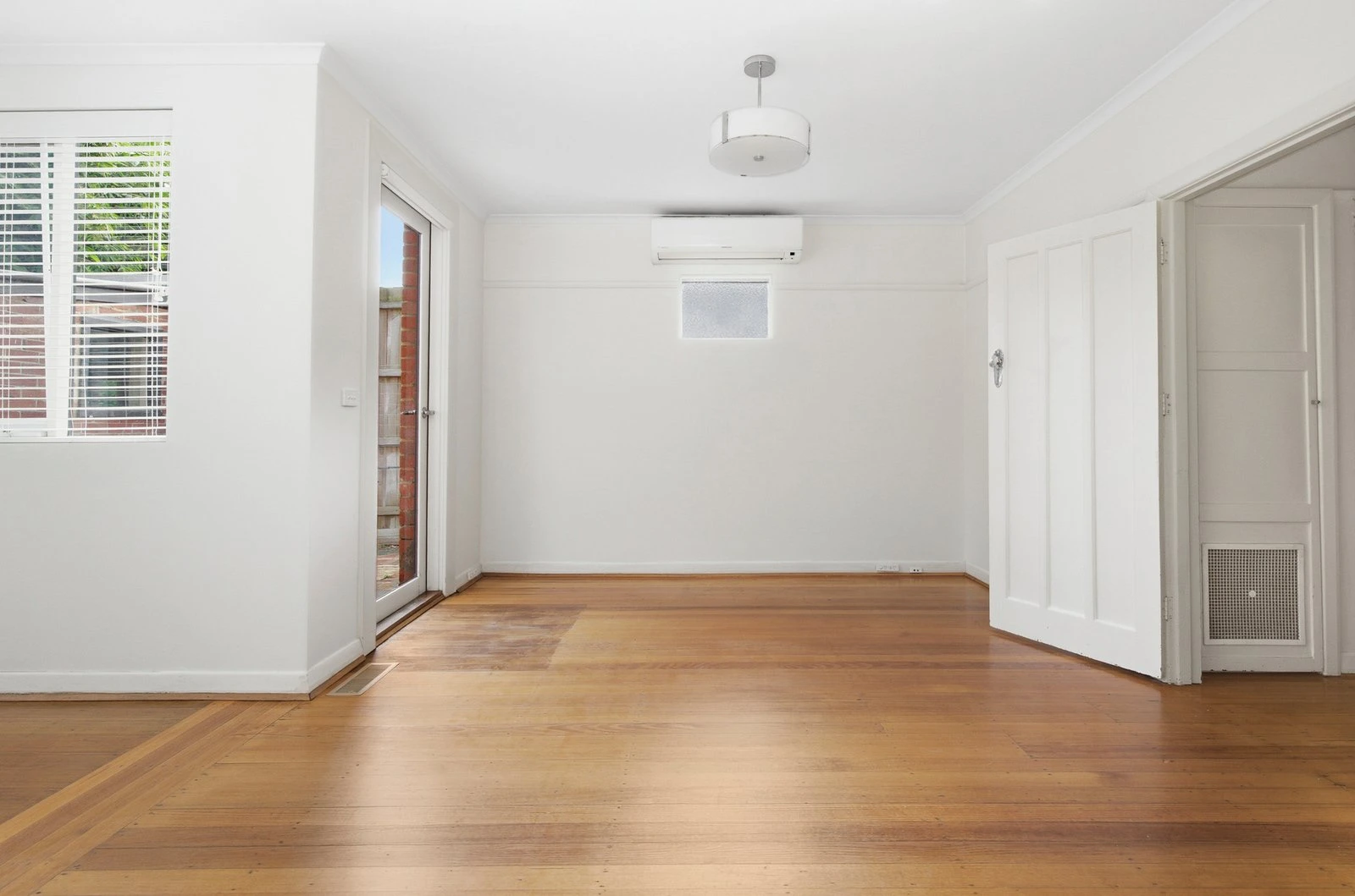 1/385 Barkly Street, Elwood, 3184