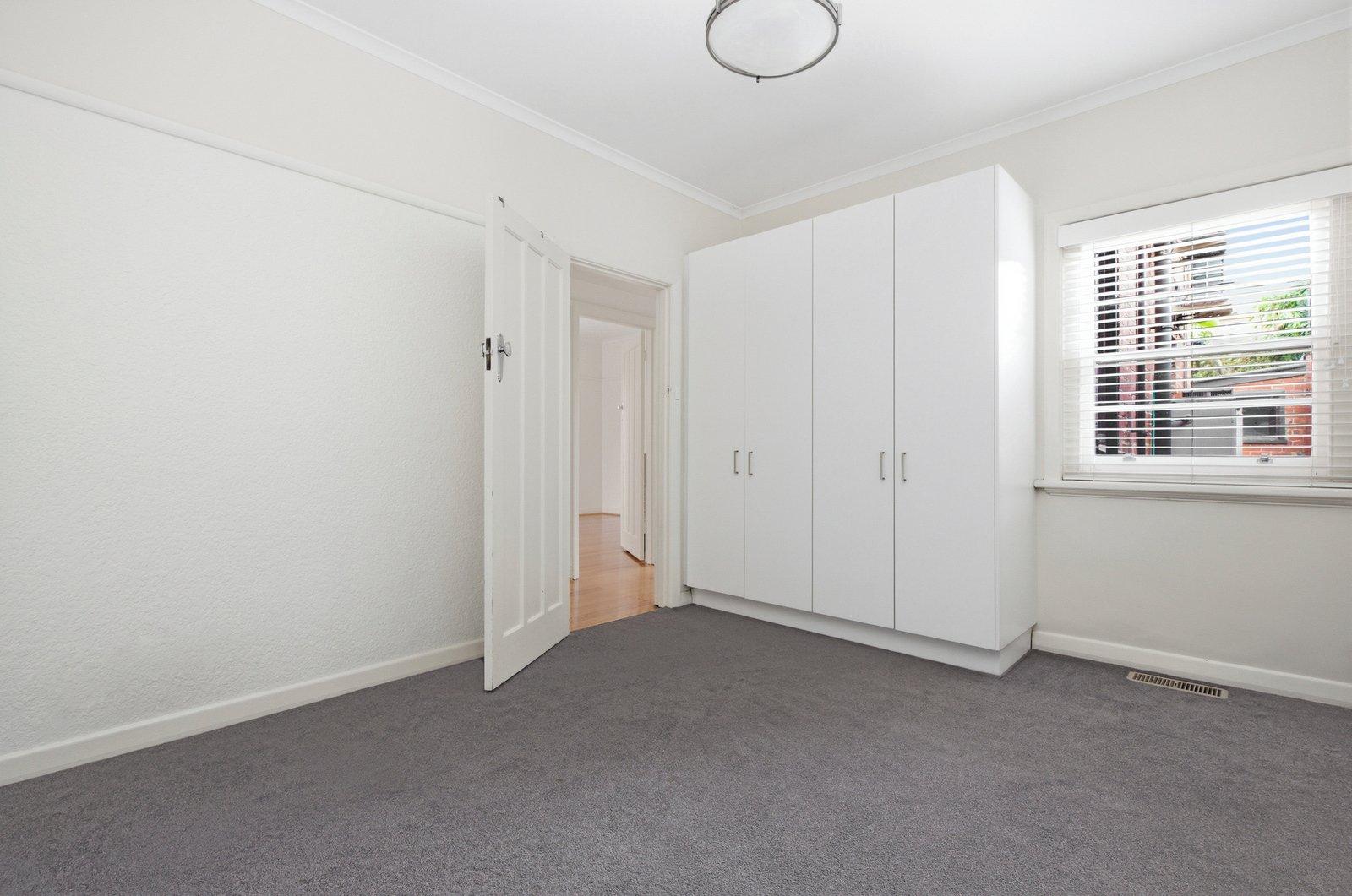 1/385 Barkly Street, Elwood, 3184