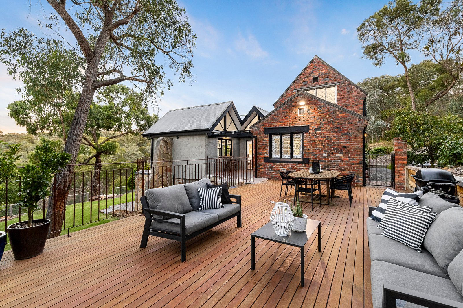 14-16 Grandview Road, Warrandyte, 3113