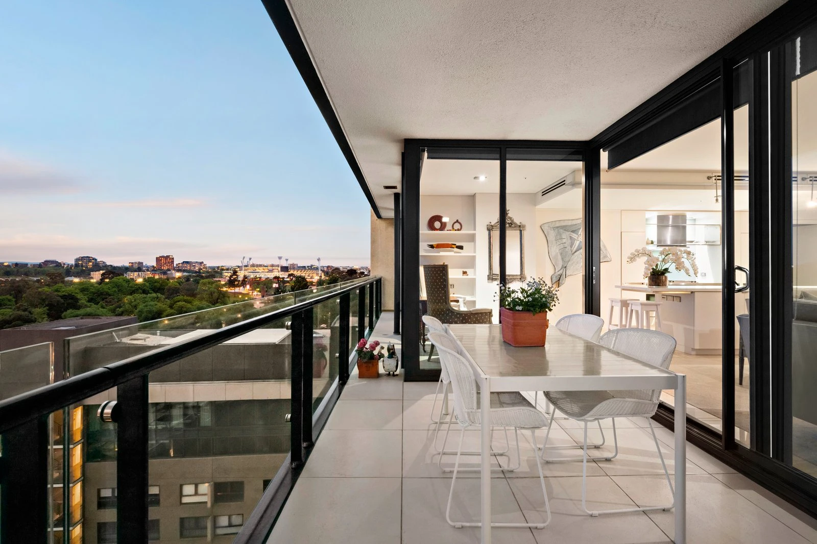 1402/250 St Kilda Road, Southbank, 3006