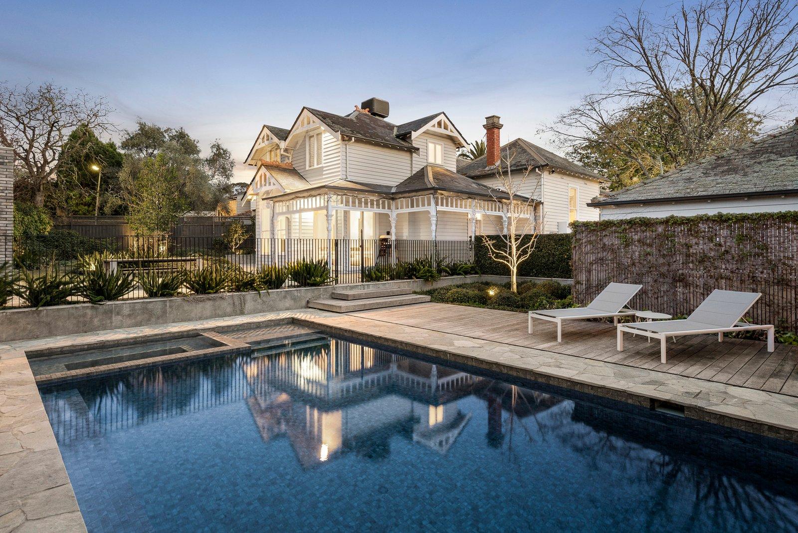 15 Albany Crescent, Surrey Hills, 3127