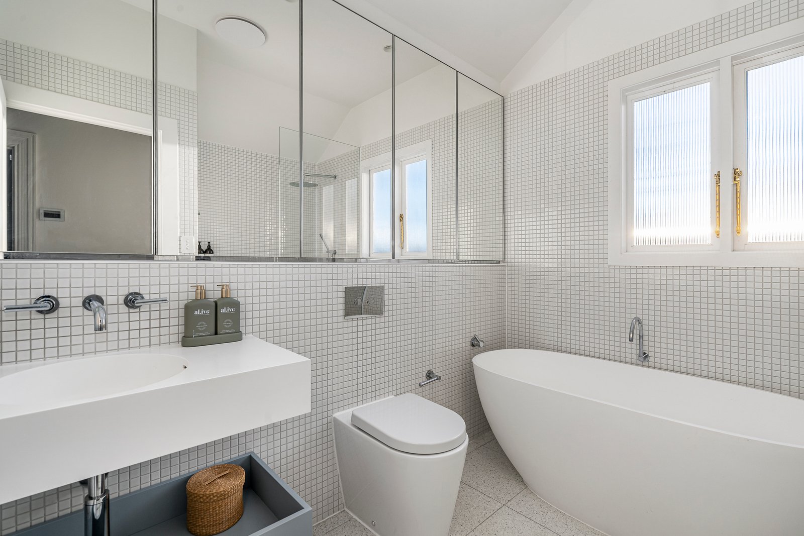 15 Albany Crescent, Surrey Hills, 3127