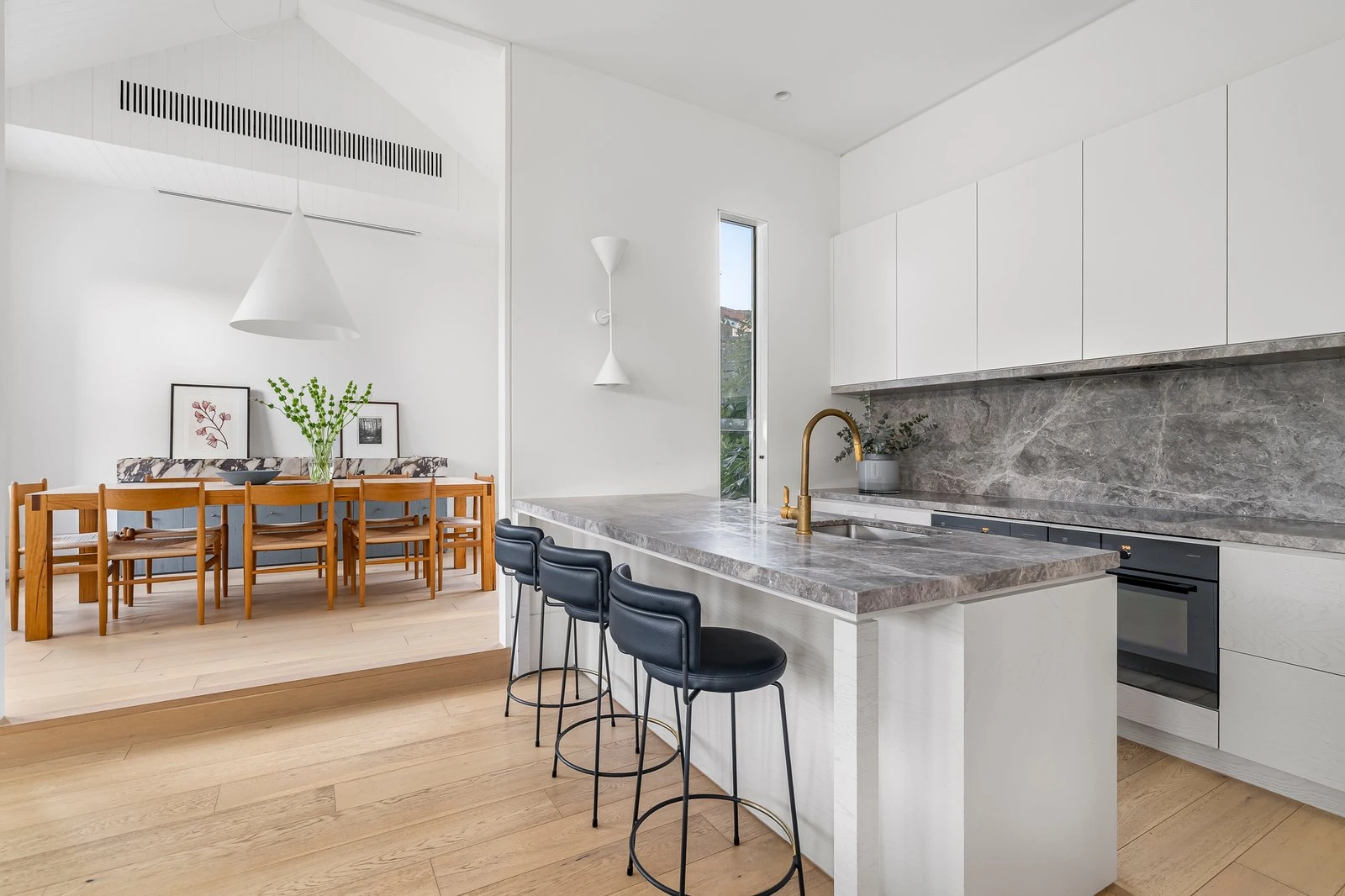 15 Albany Crescent, Surrey Hills, 3127