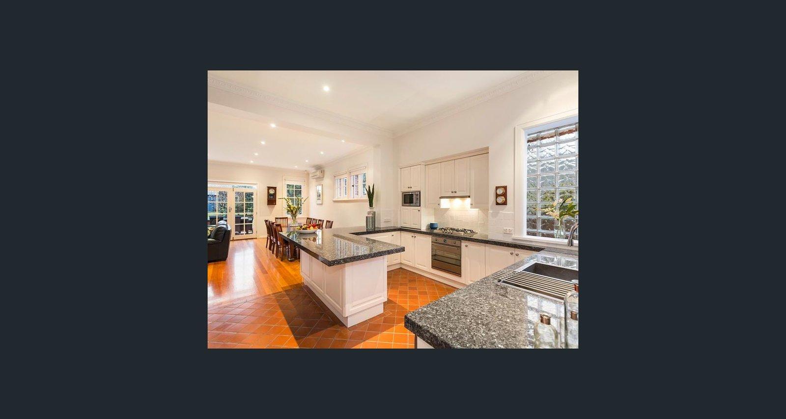 15 Balmoral Crescent, Surrey Hills, Vic