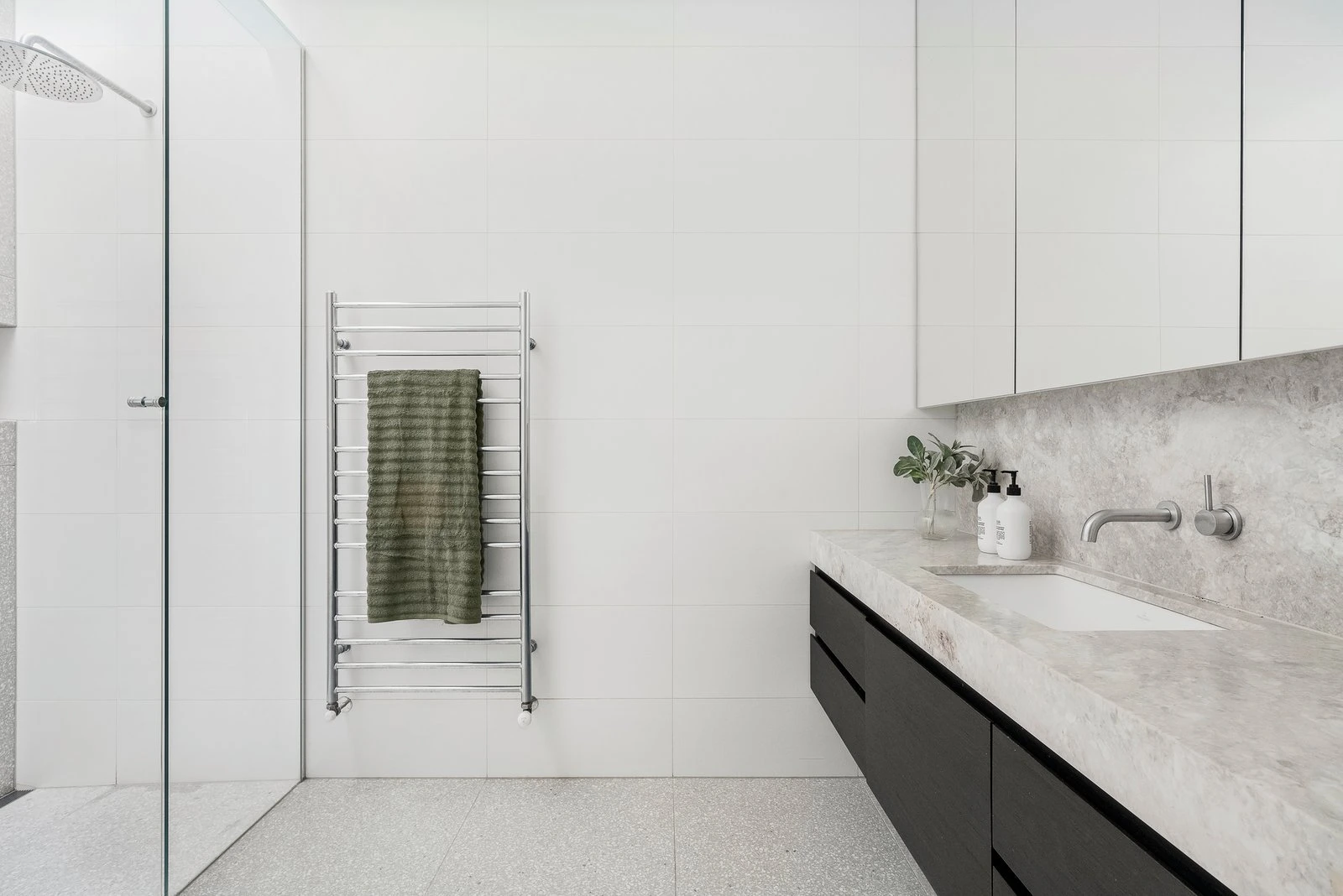 15 Cairnes Crescent, Malvern East, 3145