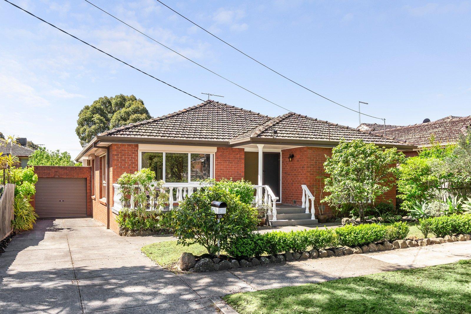 15 Cloverdale Close, Burwood East, 3151