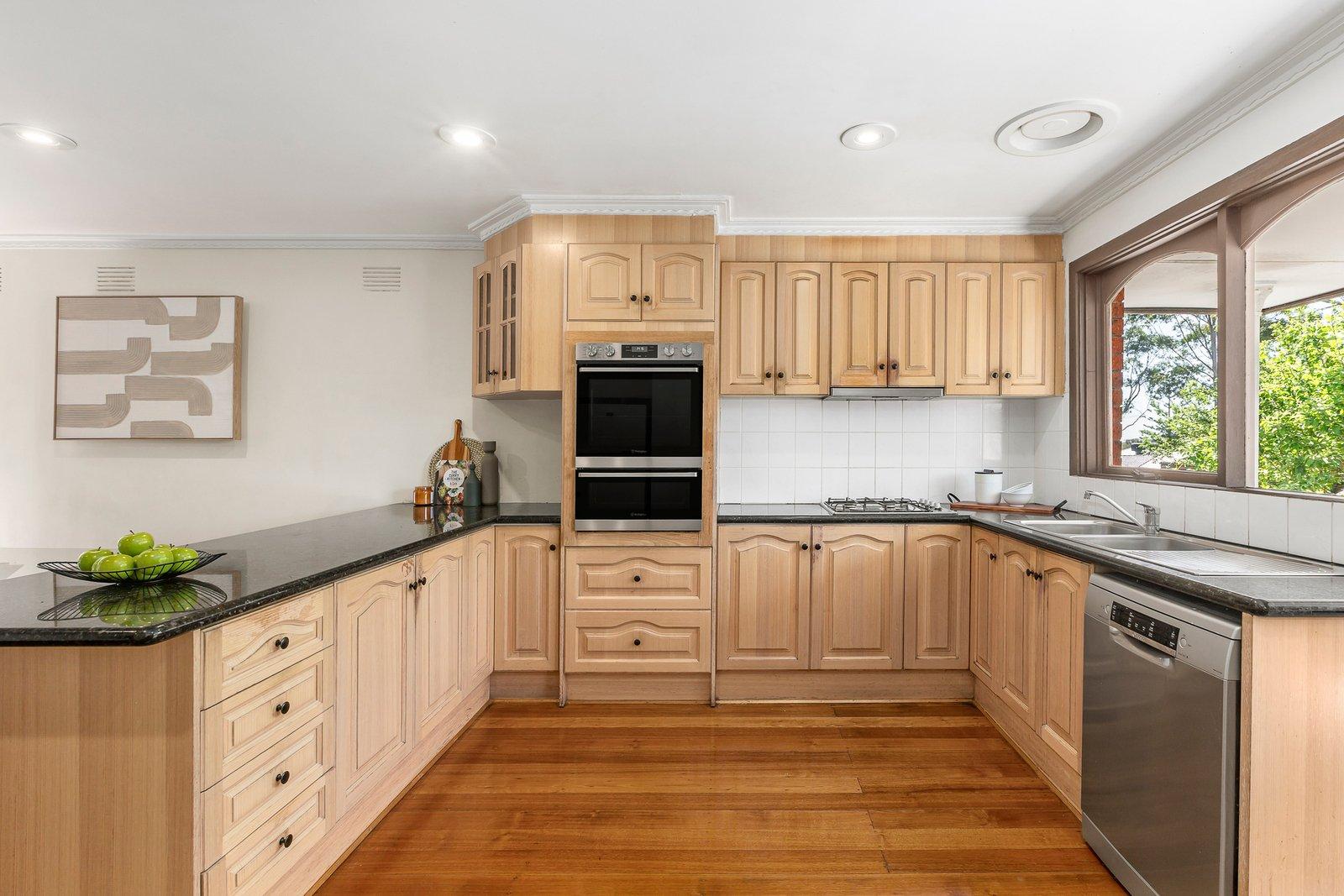 15 Cloverdale Close, Burwood East, 3151