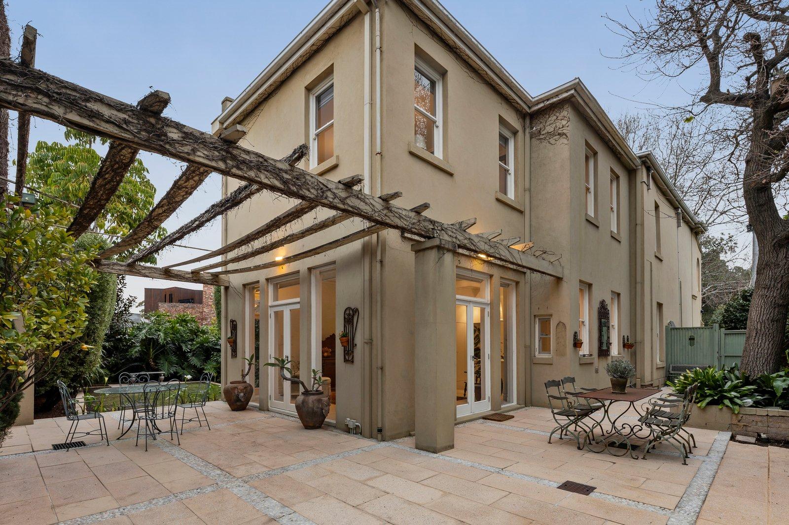 15 Ferrars Place, South Melbourne, 3205