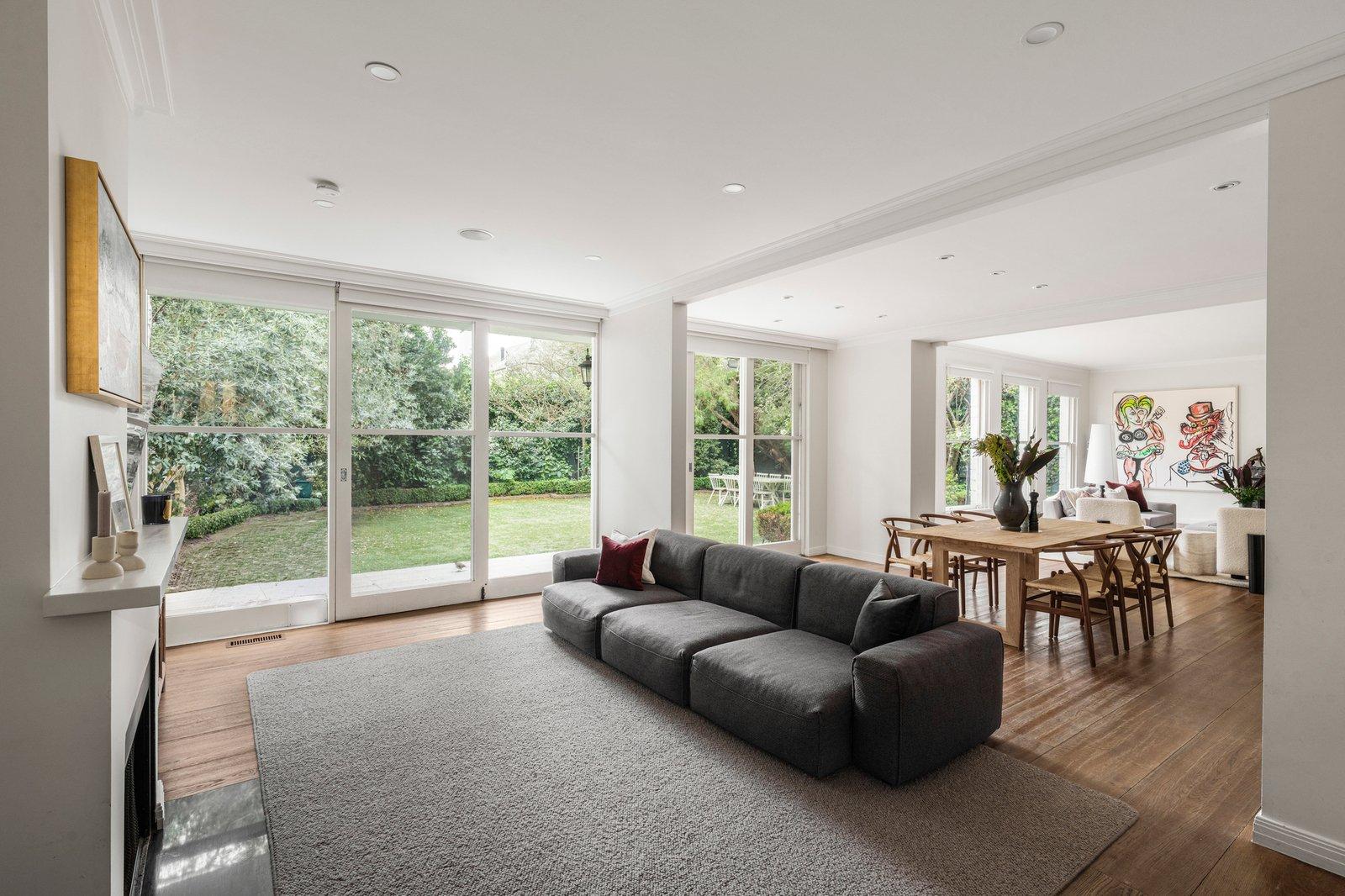 15 St Georges Court, Toorak, 3142