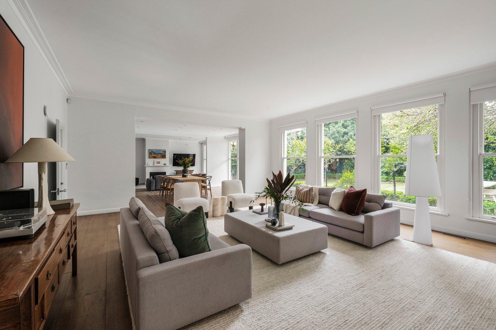 15 St Georges Court, Toorak, 3142