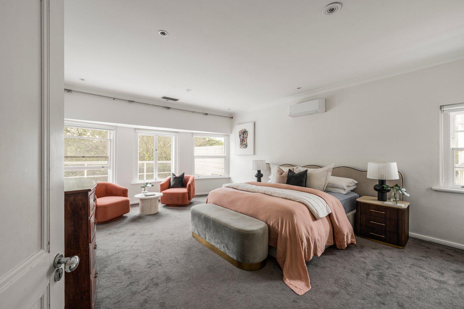 15 St Georges Court, Toorak, 3142