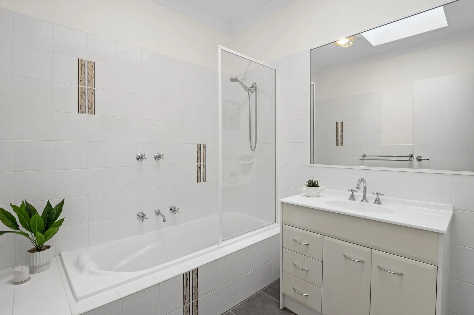 1/5 Ti Tree Grove, Mornington, 3931