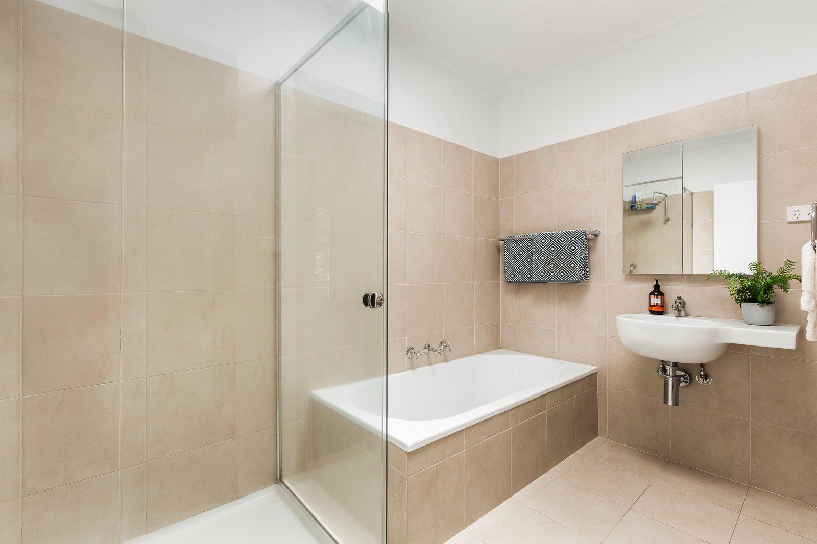 1/52 Nungerner Street, Balwyn, 3103