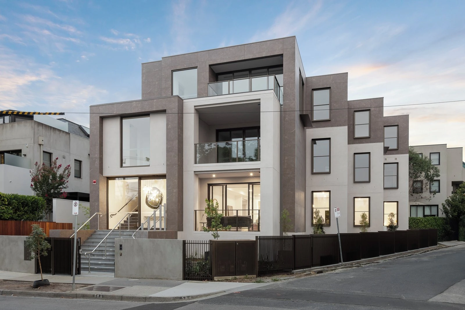 1/58A Mathoura Road, Toorak, 3142