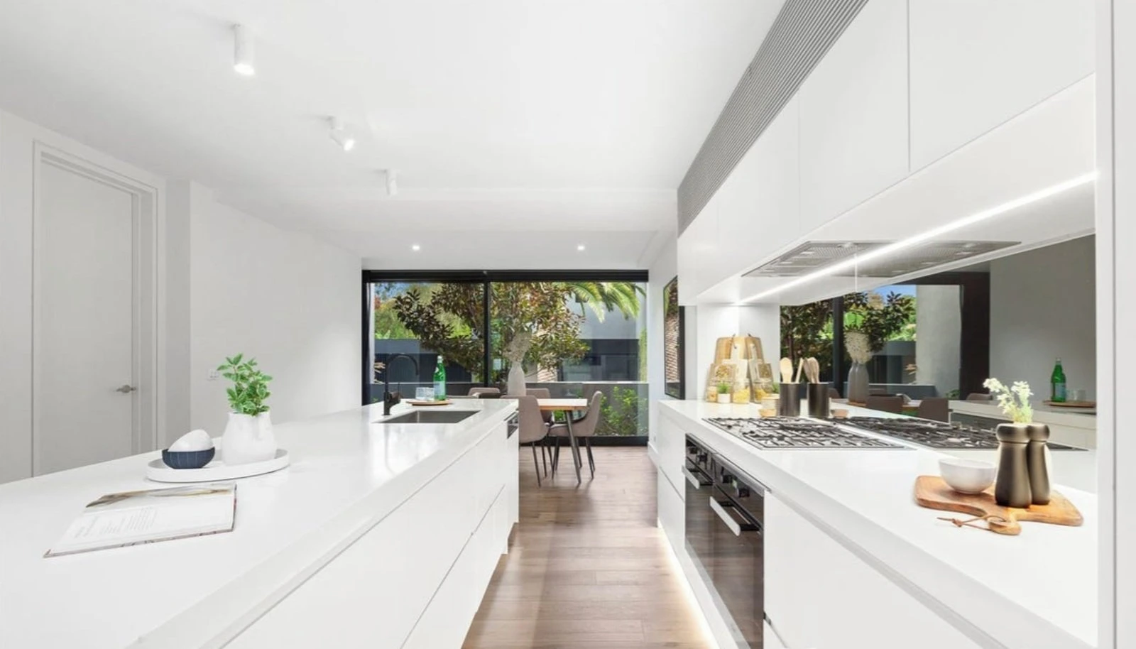 15C Evans Court, Toorak, 3142