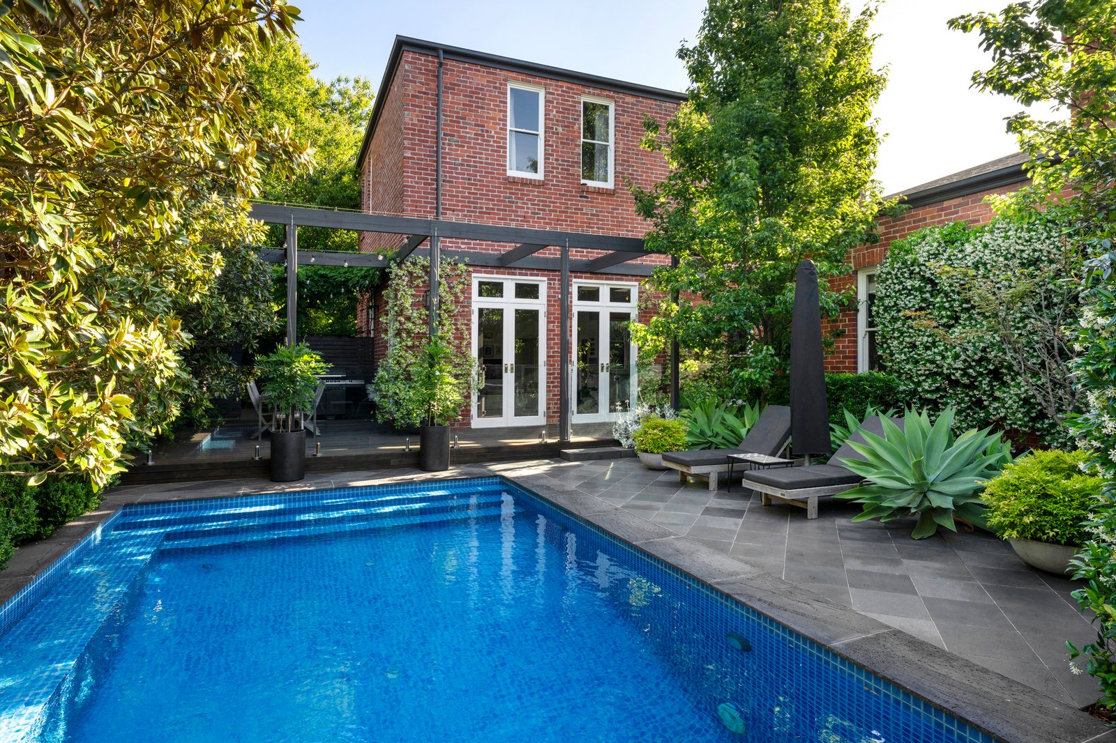 16-18 Irving Avenue, Prahran, 3181