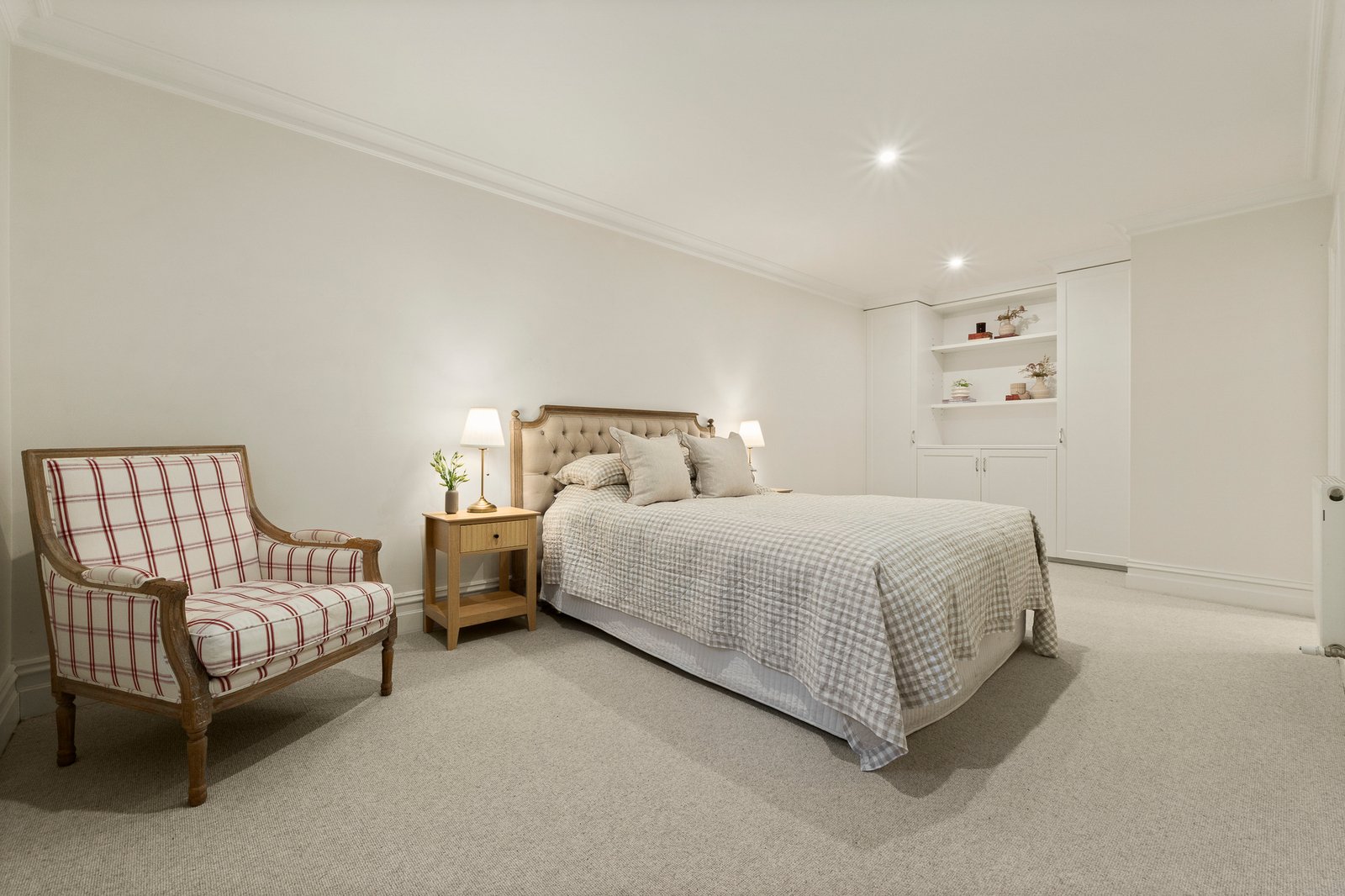 16 Fernhurst Grove, Kew, 3101