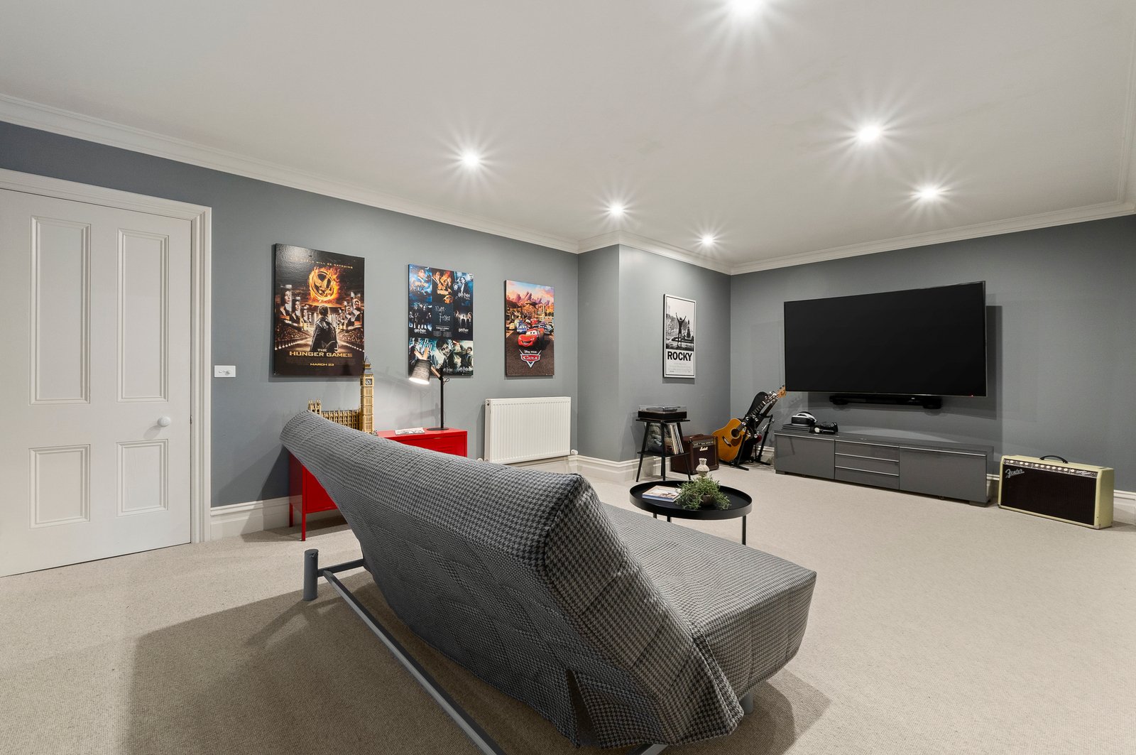 16 Fernhurst Grove, Kew, 3101