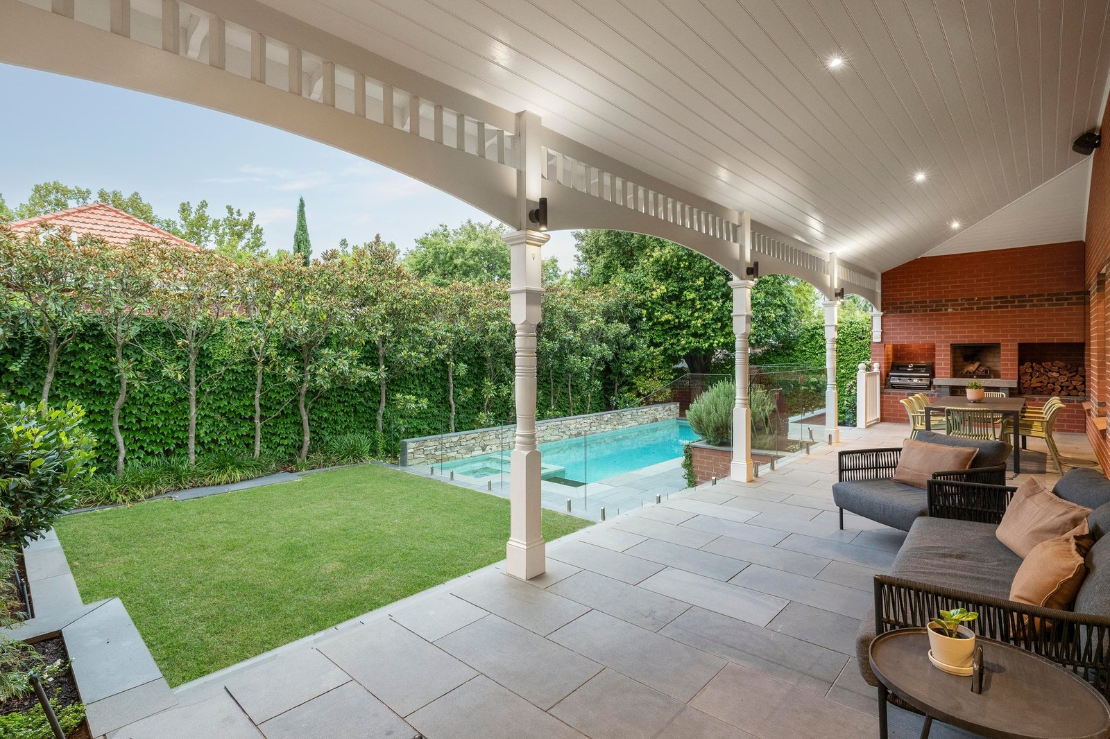 16 Fernhurst Grove, Kew, 3101