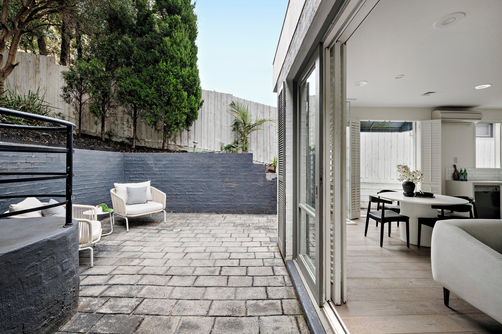 16 Ruabon Road, Toorak, 3142