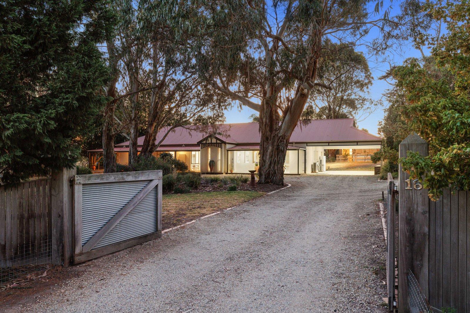 16 Woods Road, Pearcedale, 3912