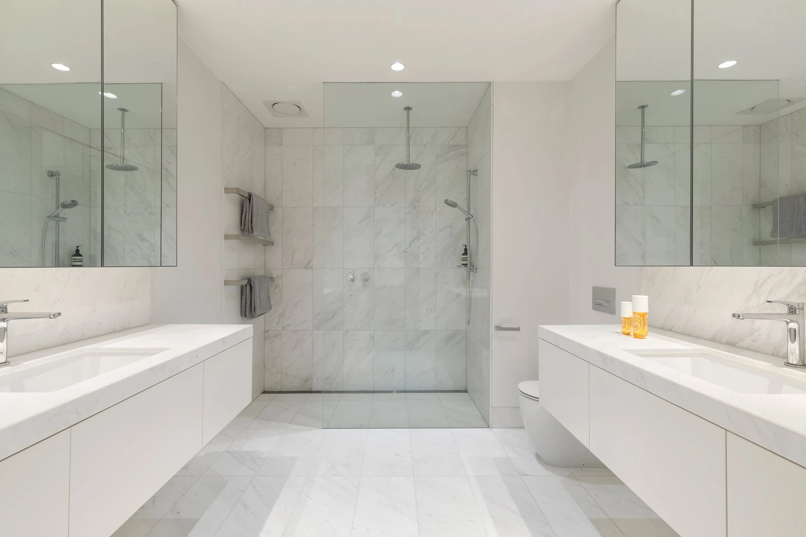 16/1 Irving Road, Toorak, 3142