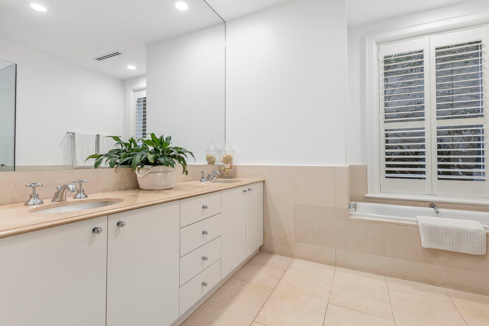 1/62 Mathoura Road, Toorak, 3142