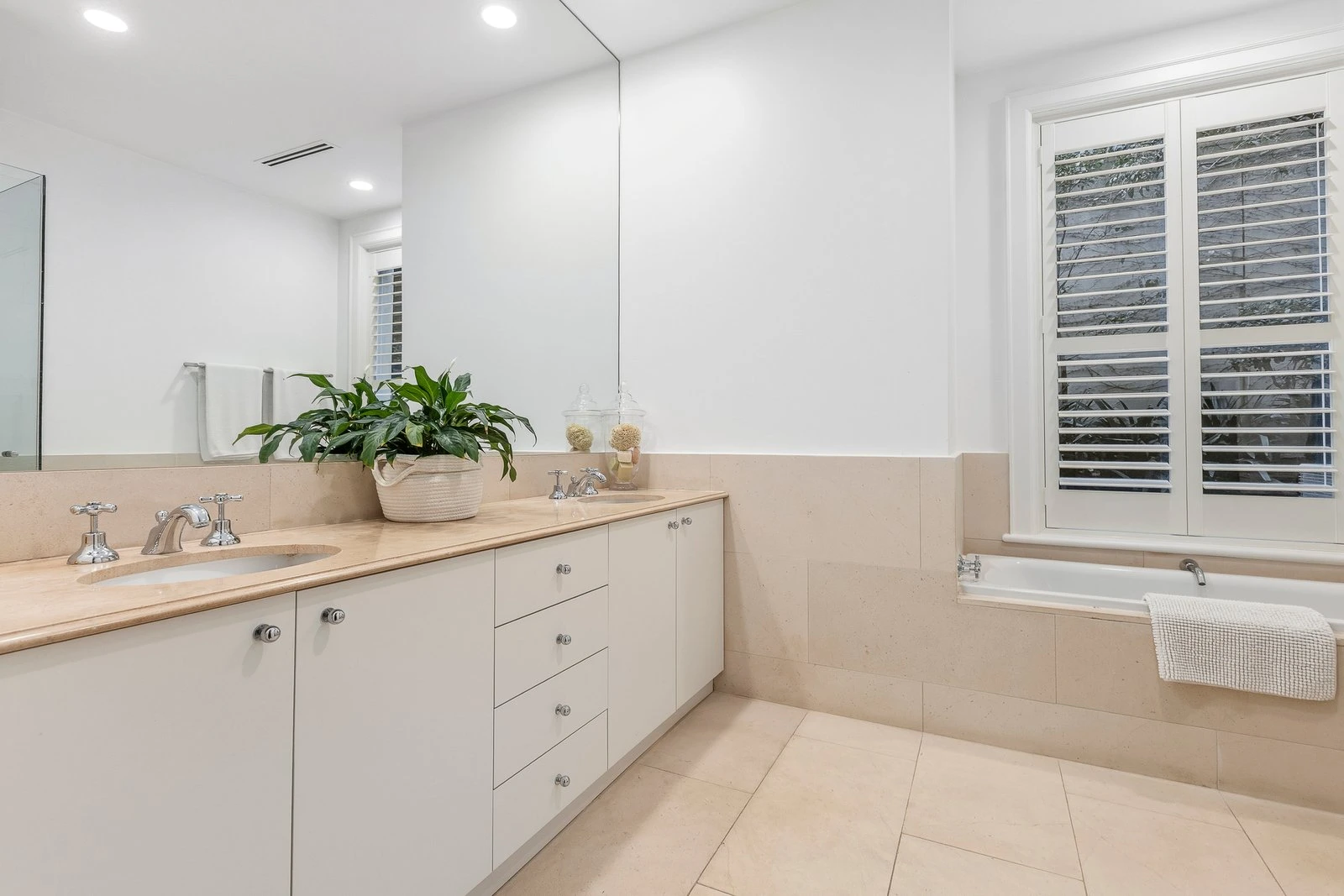 1/62 Mathoura Road, Toorak, 3142