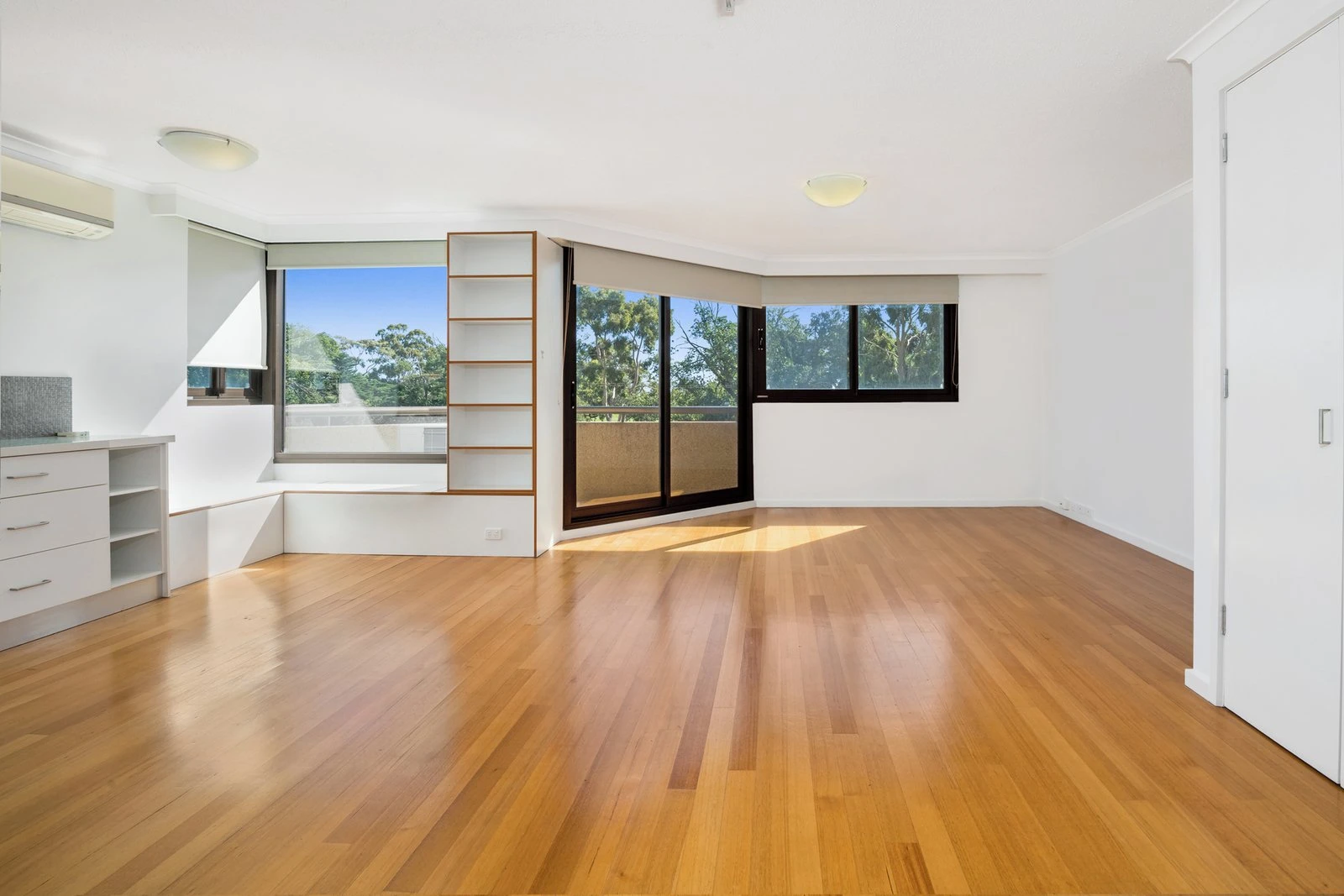 16/27 Queens Road, Melbourne, 3004