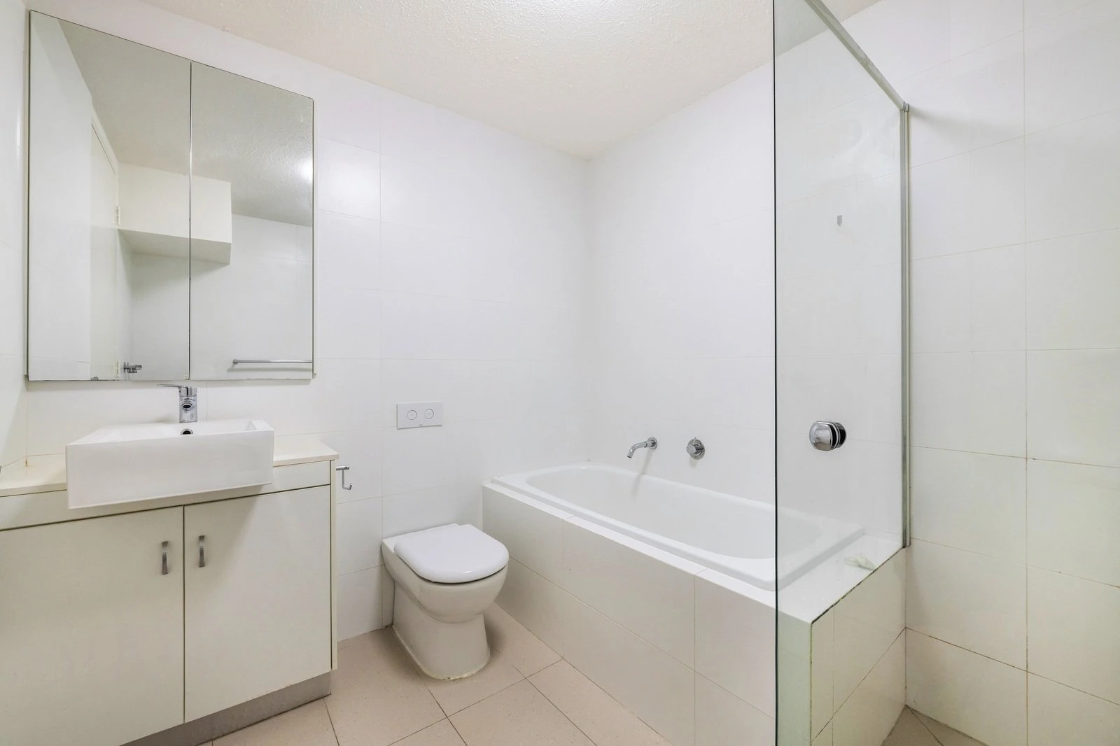 16/27 Queens Road, Melbourne, 3004