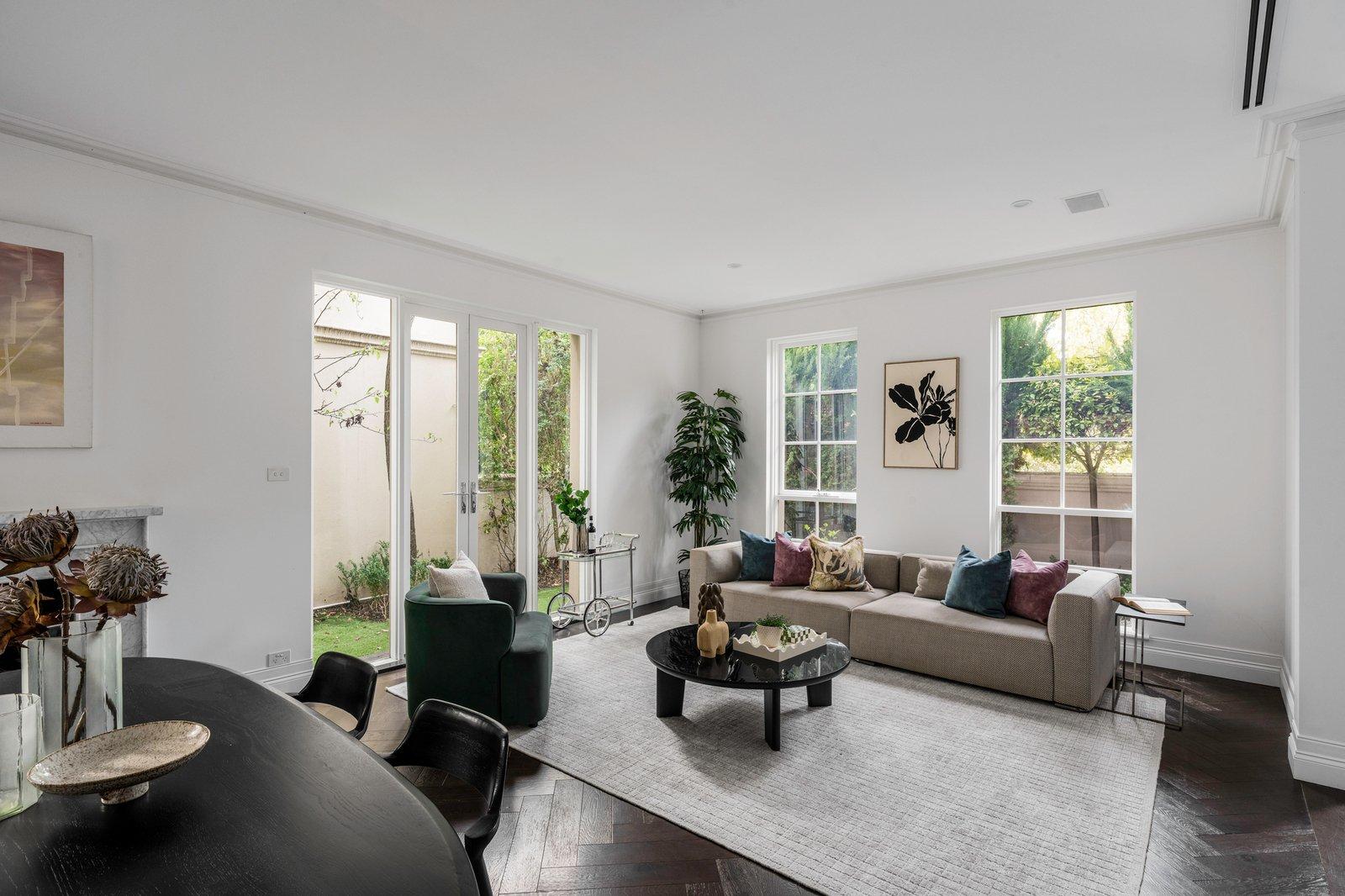 17 Glen Road, Toorak, 3142