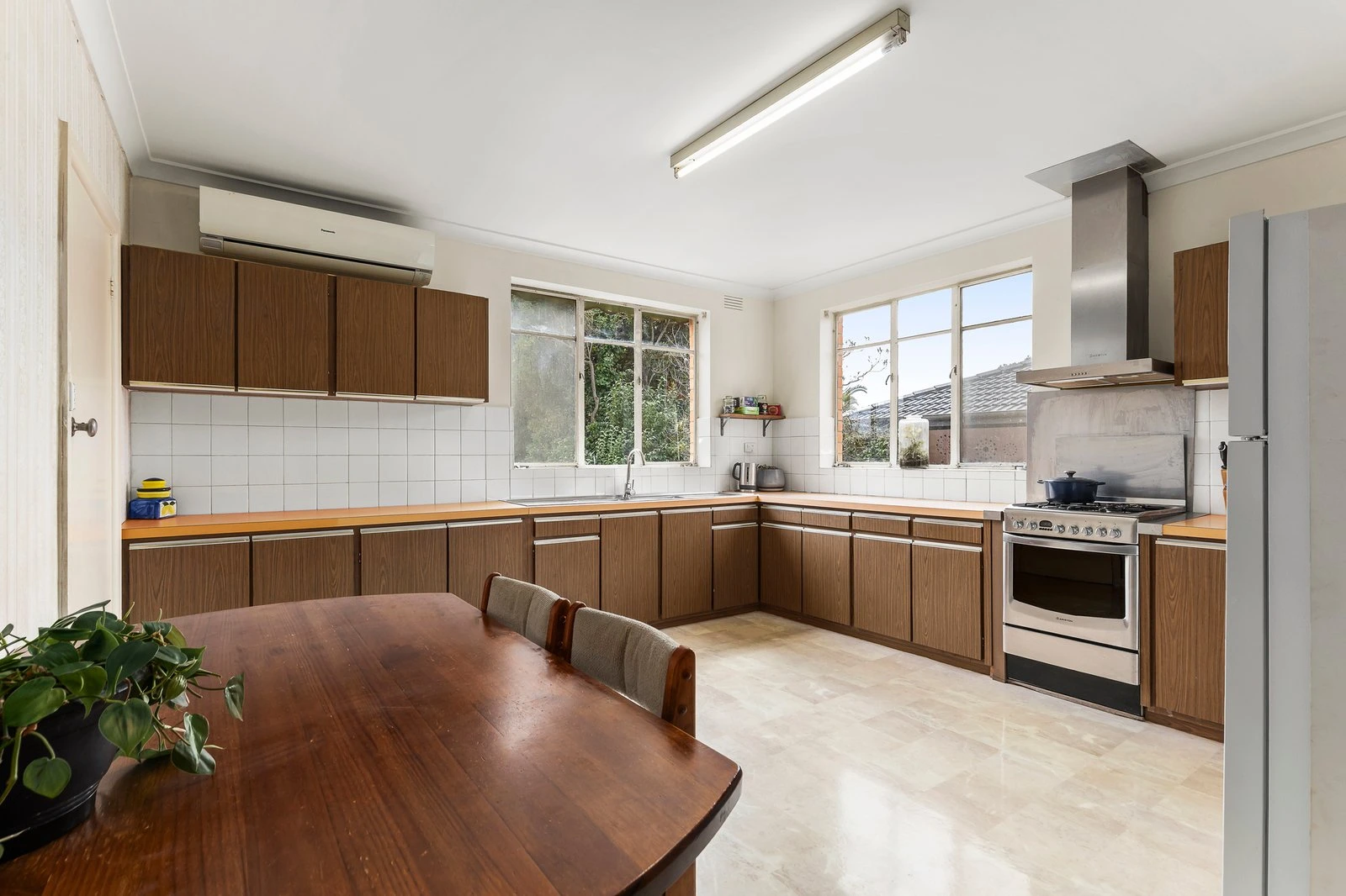 17 Kyora Parade, Balwyn North, 3104