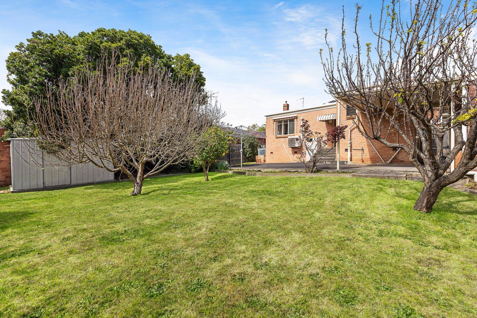 17 Kyora Parade, Balwyn North, 3104