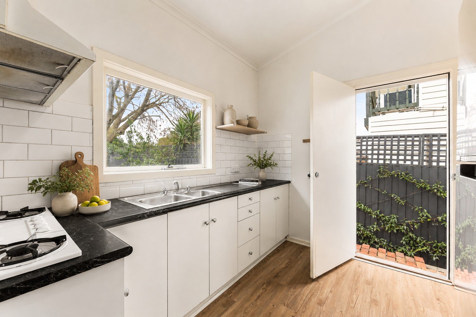 17 Leopold Street, Glen Iris, 3146