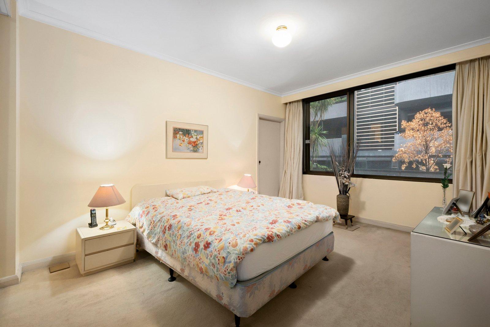 1/73 Queens Road, Melbourne, 3004