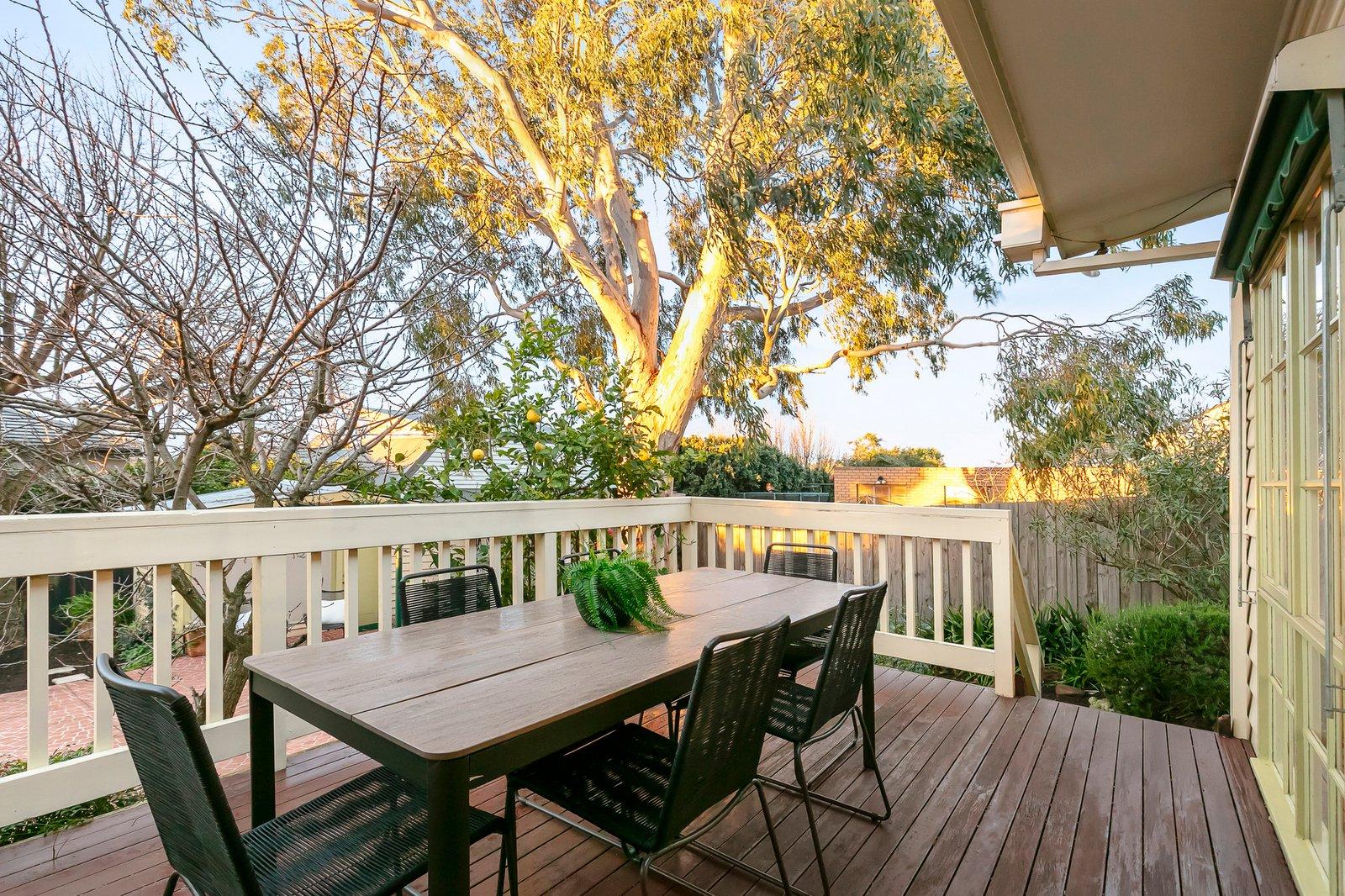 18 Barnard Grove, Kew, 3101