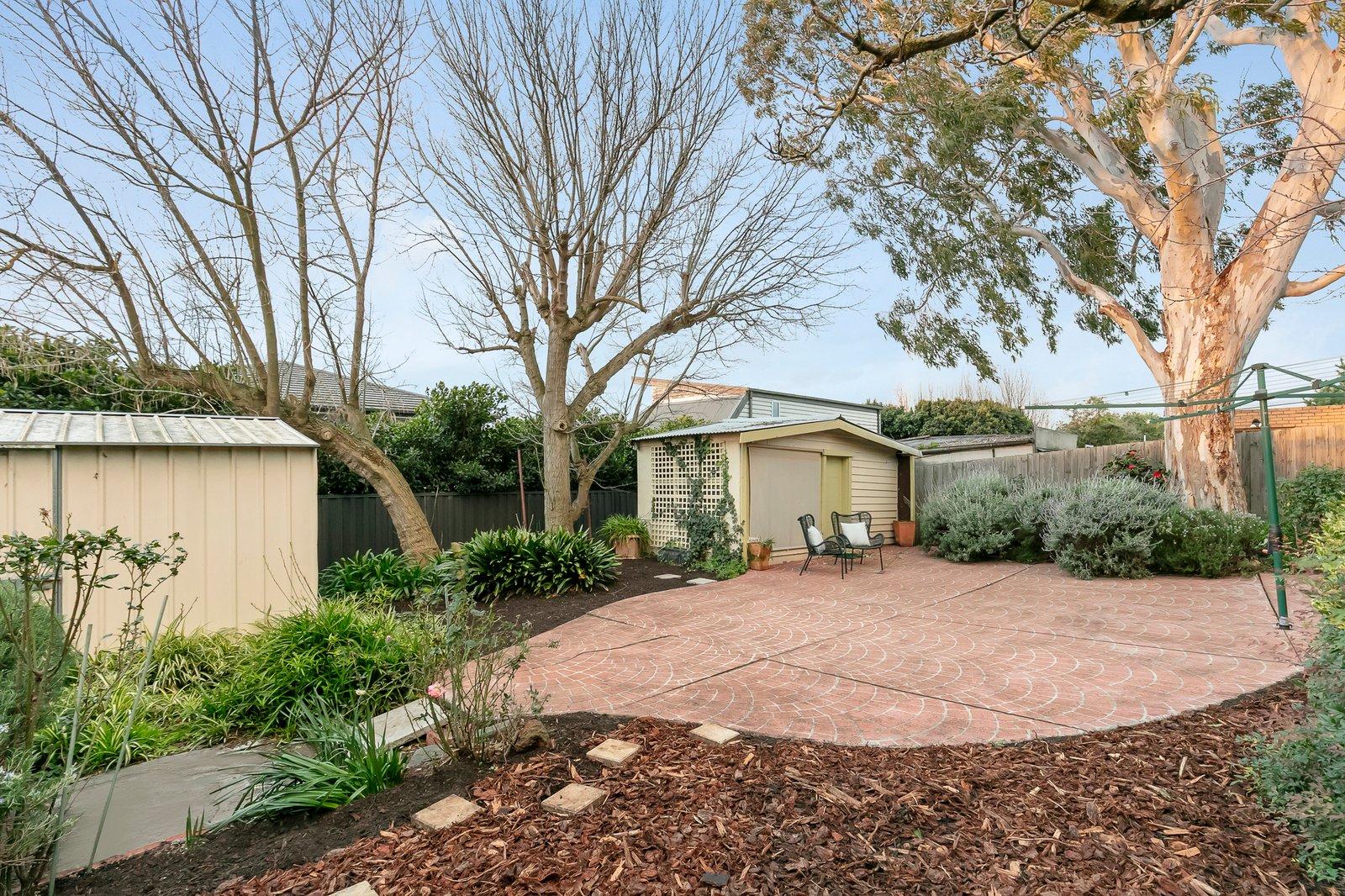 18 Barnard Grove, Kew, 3101