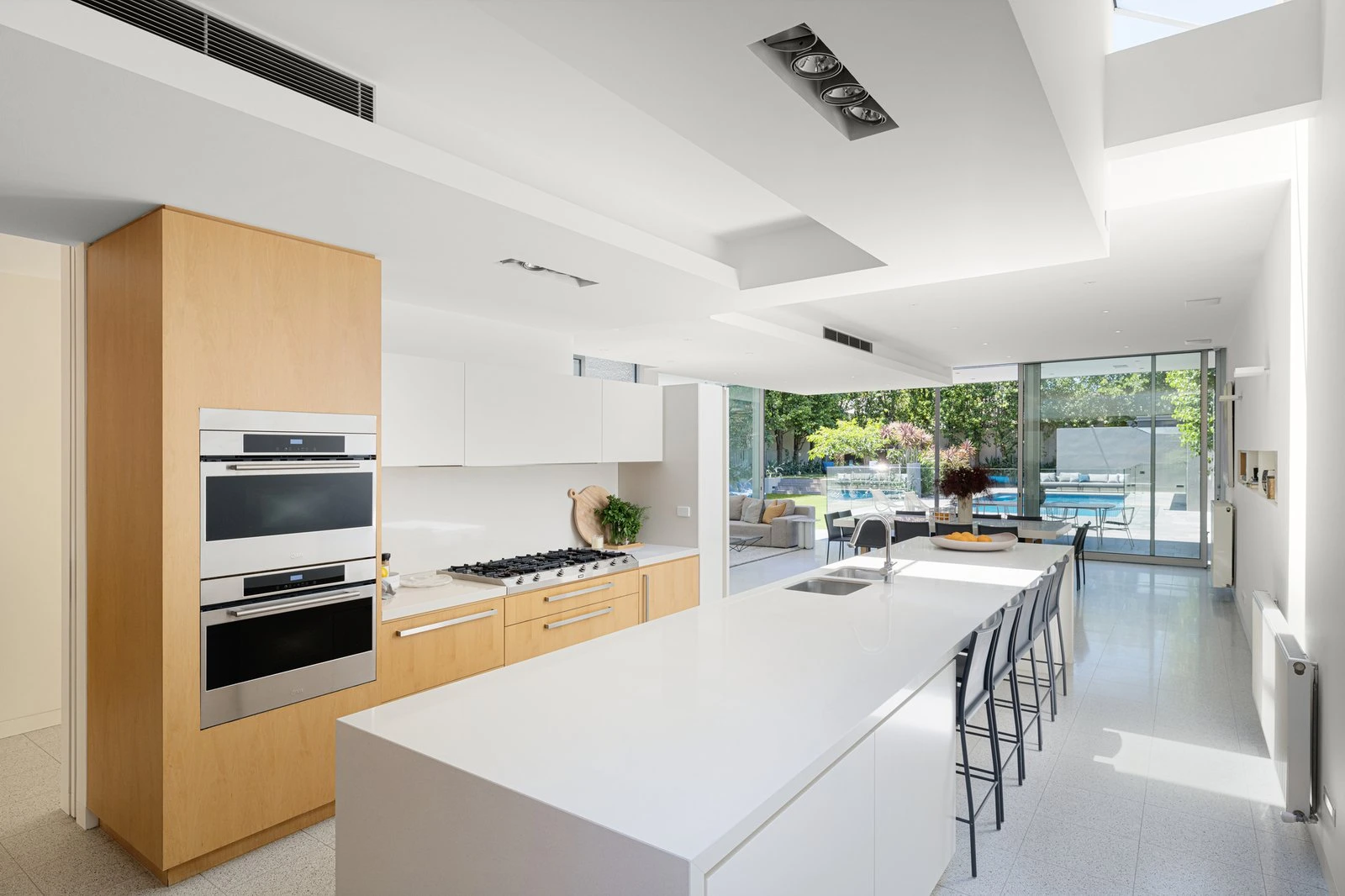 18 Findon Crescent, Kew, 3101