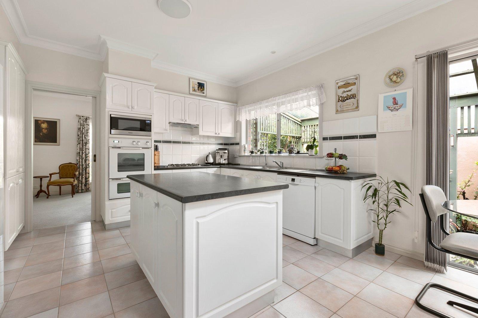 1/8 Milverton Street, Camberwell, 3124