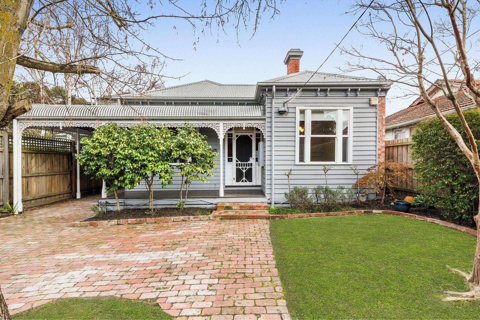 18 Russell Street, Surrey Hills, 3127