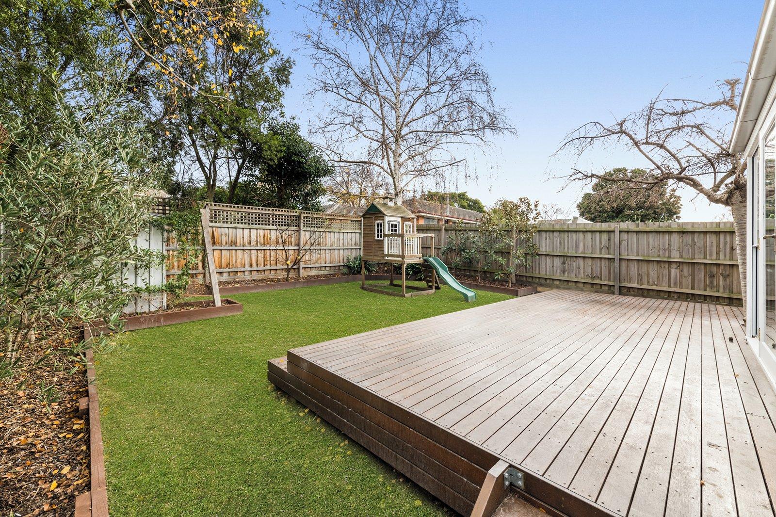18 Russell Street, Surrey Hills, 3127