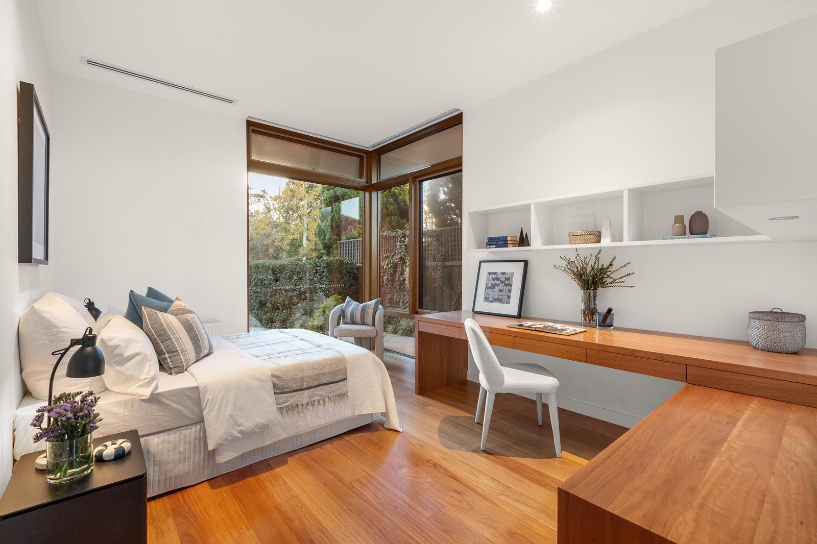 18 St Johns Avenue, Mont Albert, 3127