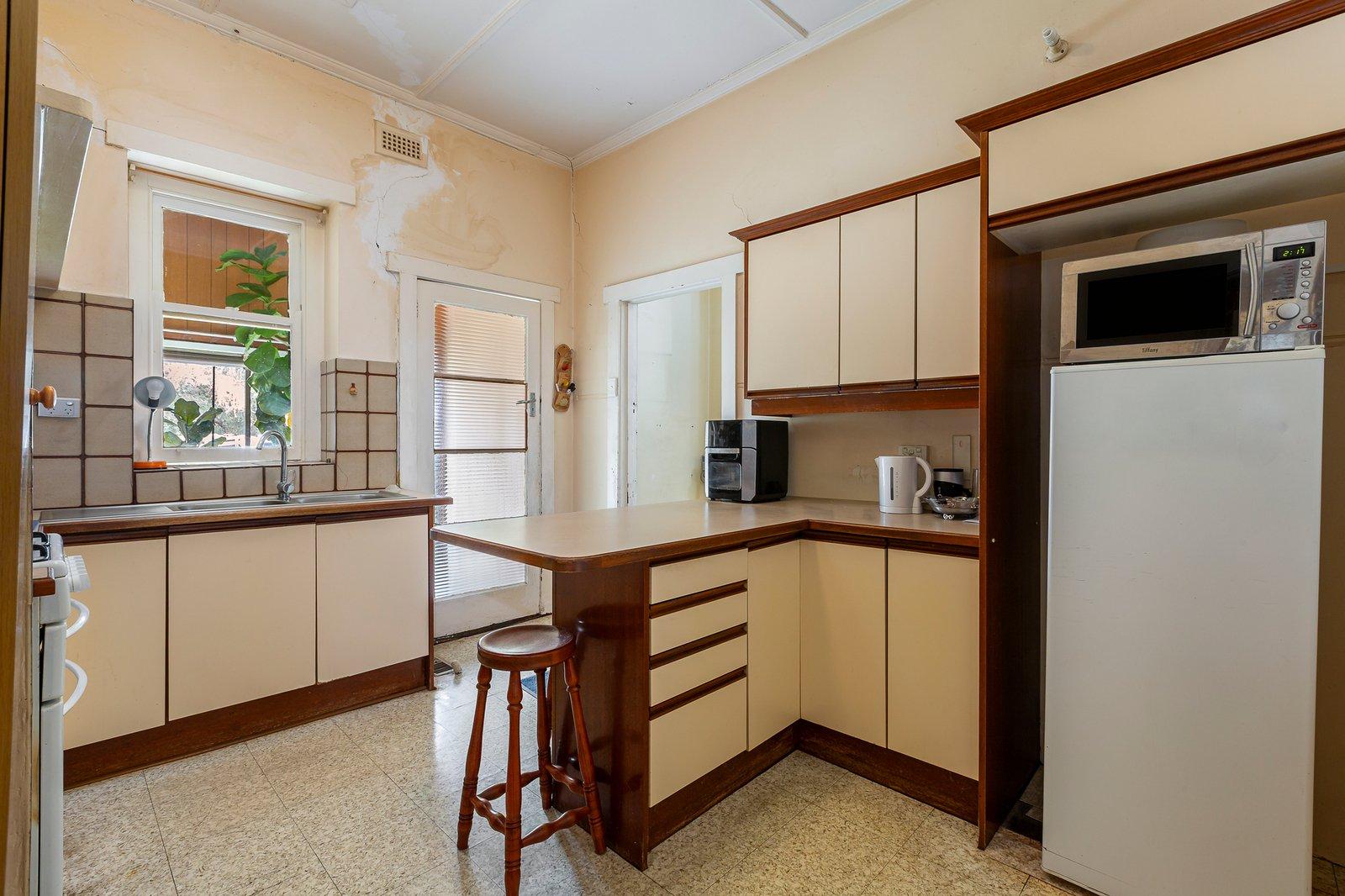 18 Through Road, Camberwell, 3124