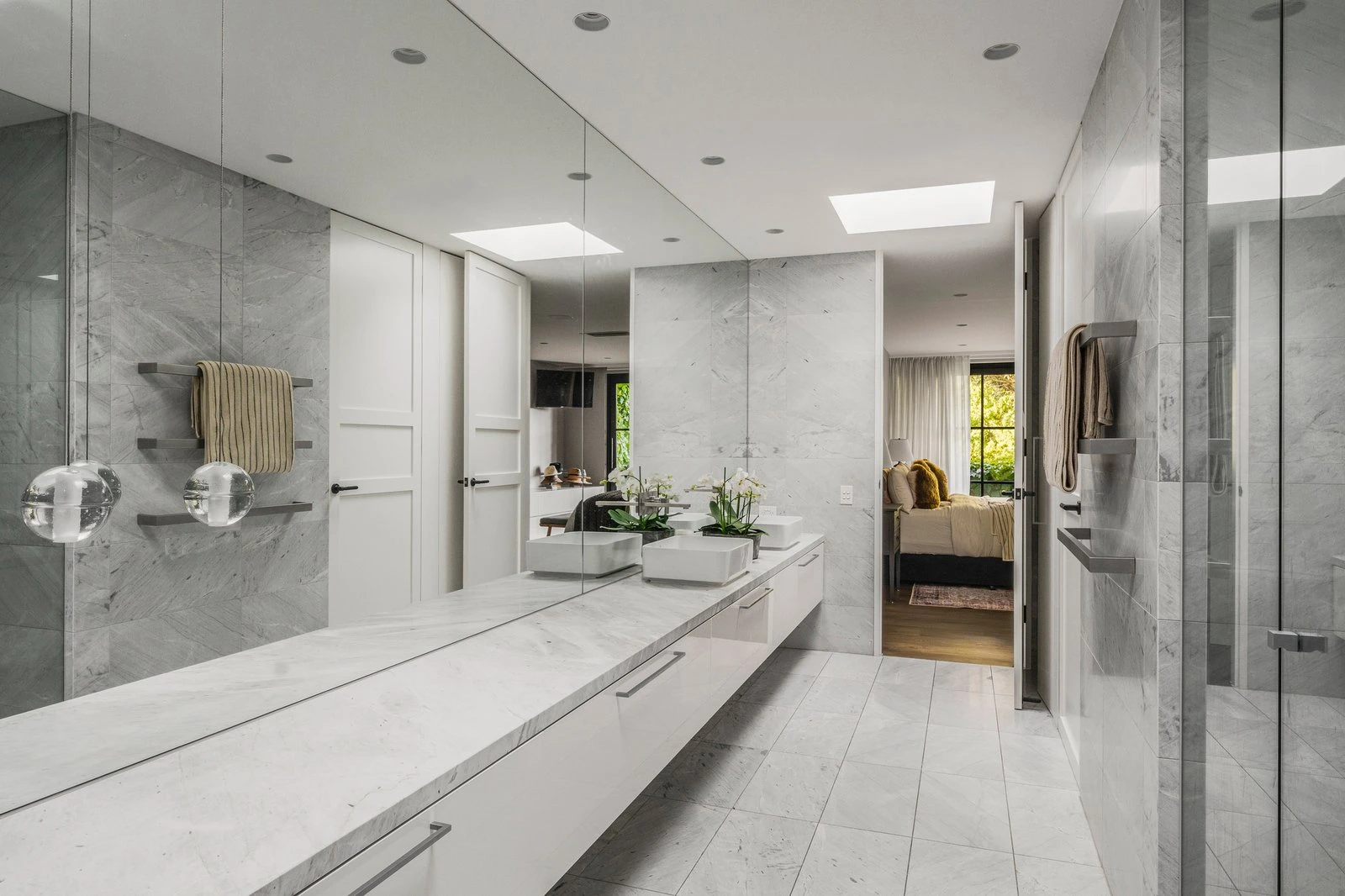 18 Winifred Crescent, Toorak, 3142