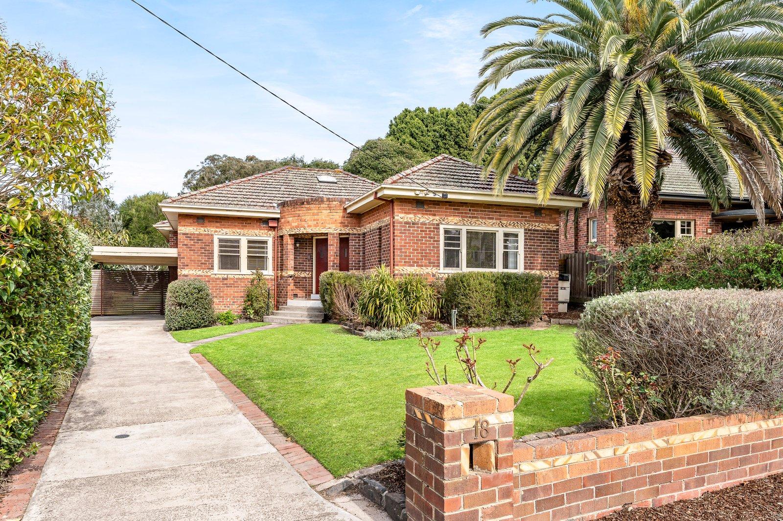 18 Woodlands Avenue, Camberwell, 3124
