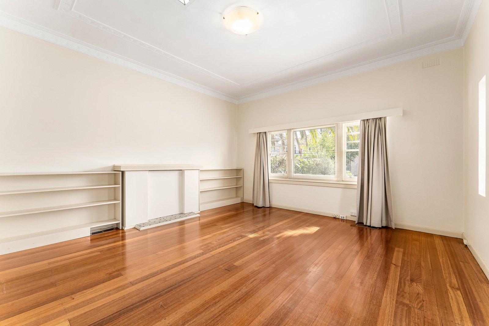 18 Woodlands Avenue, Camberwell, 3124