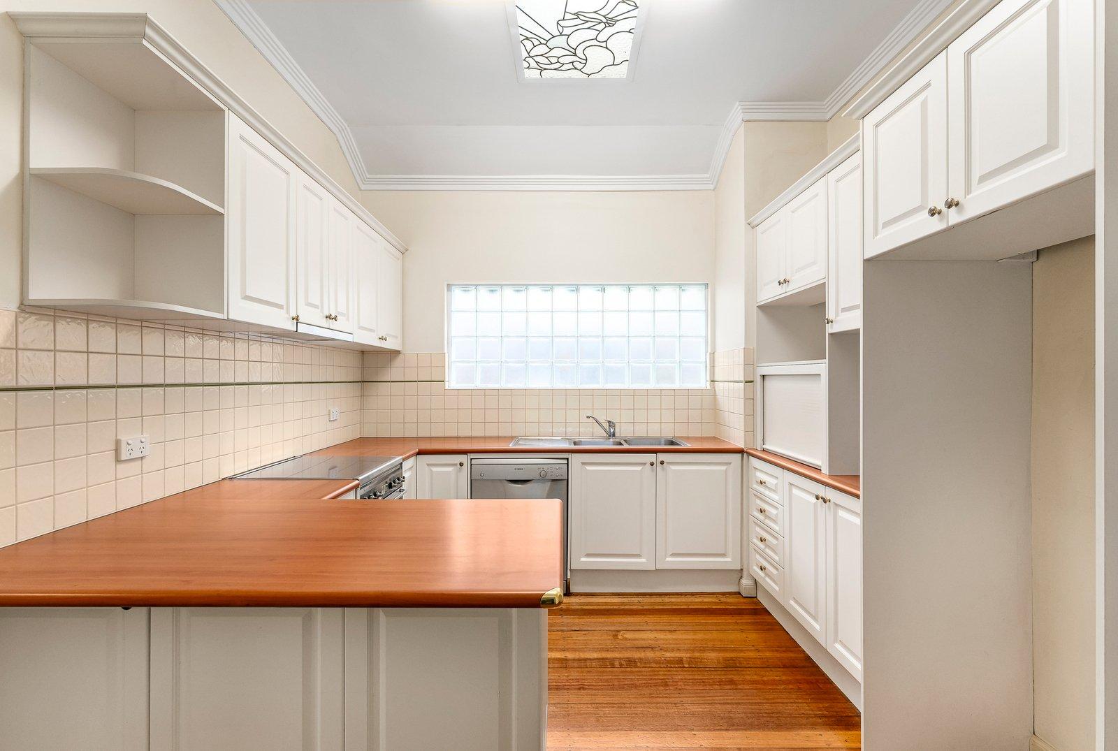 18 Woodlands Avenue, Camberwell, 3124
