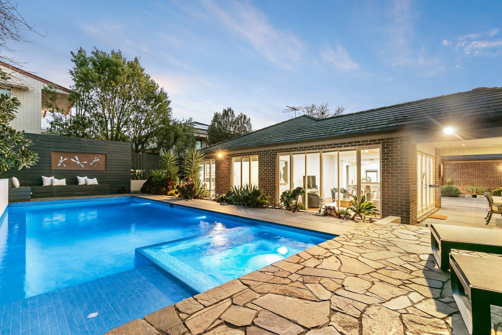 19 Howie Street, Glen Iris, 3146