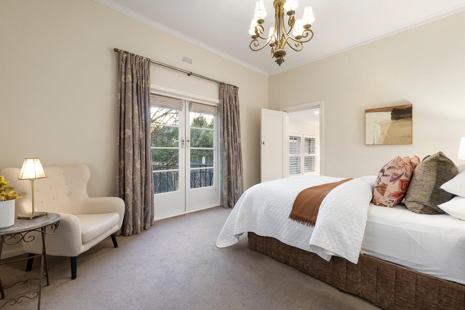 19 Inverness Way, Balwyn North, 3104